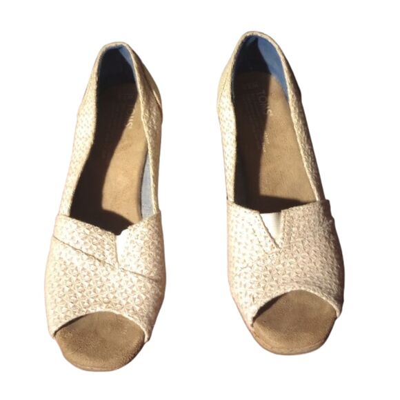 Toms Women's Size 7.5 Cream Colored Wedges, Espadrille, Sandals - Picture 3 of 8